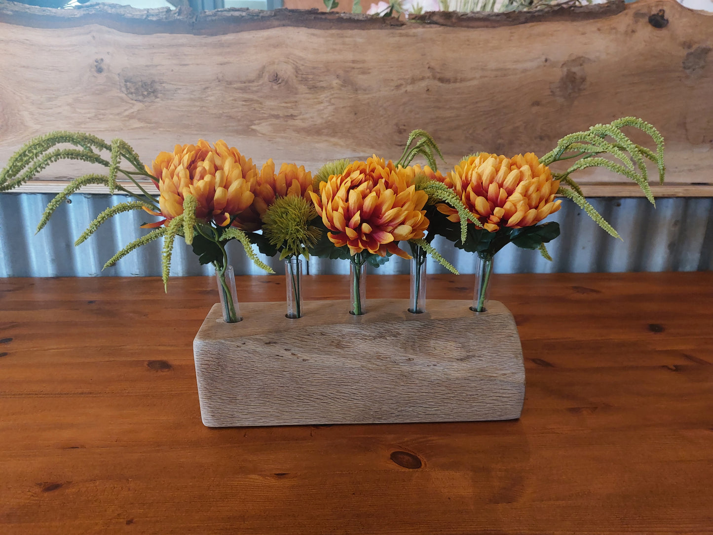 Solid oak flower vase 5 chrysanthemums
